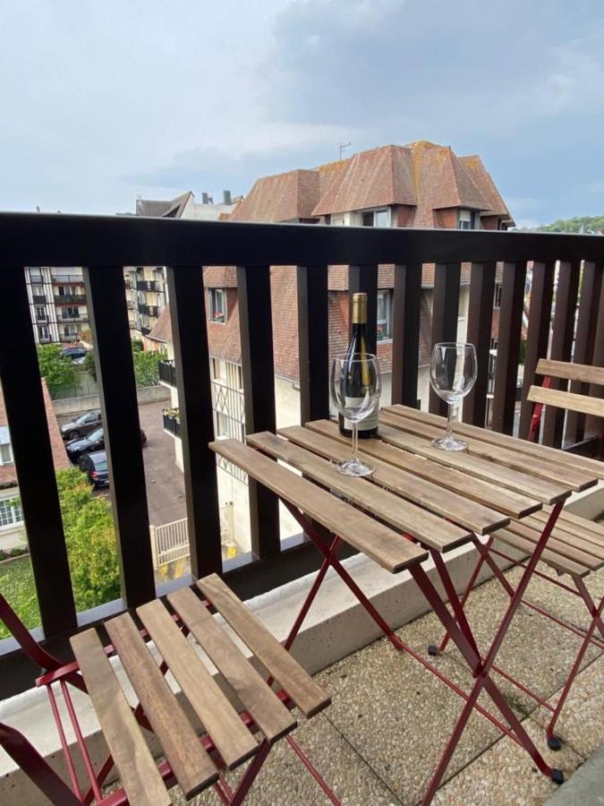Nice 41 M With Balcony Near The Beach Довиль Экстерьер фото