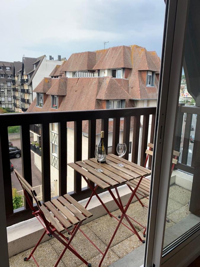 Nice 41 M With Balcony Near The Beach Довиль Экстерьер фото
